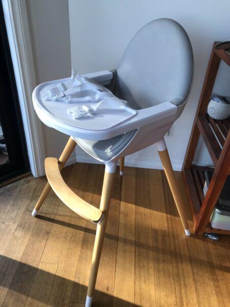 *AS NEW* POD BABY HIGH CHAIR - Childcare brand