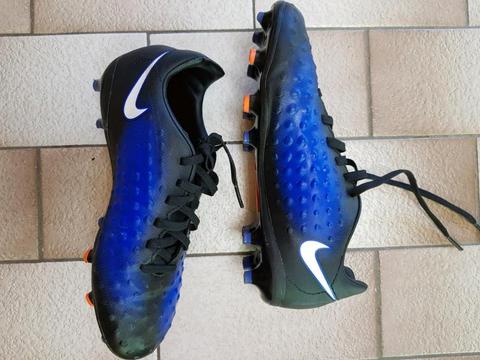 Nike footy boots 4YRS