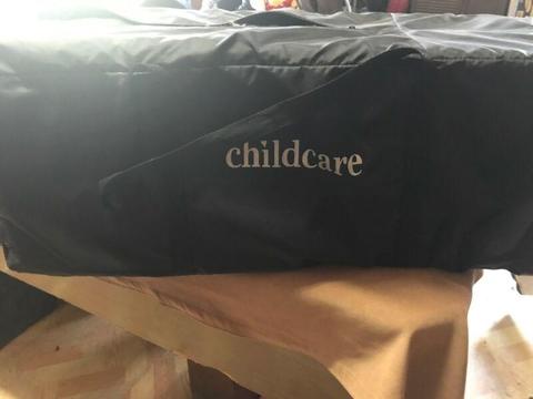 Child care portacot