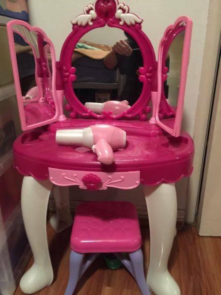 Princess dressing table for girls