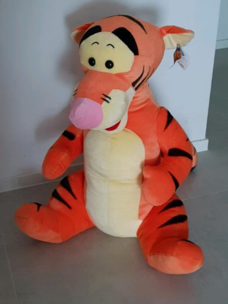 Disney Winnie the Pooh plush toys - Winnie and Tigger