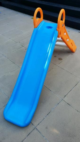 Qwikfold Maxi Slide is 5 Feetlond slipper dip
