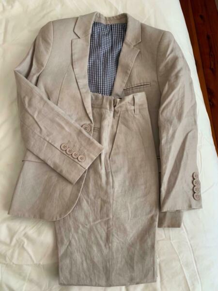 Boys linen suit (9 years)