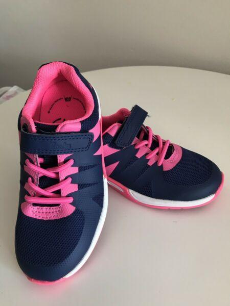 Girls size 8.5 Clark's trainers / sneakers