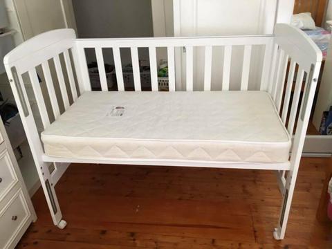 cot white great condition