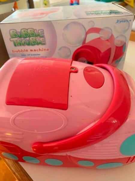 Bubble machine toy