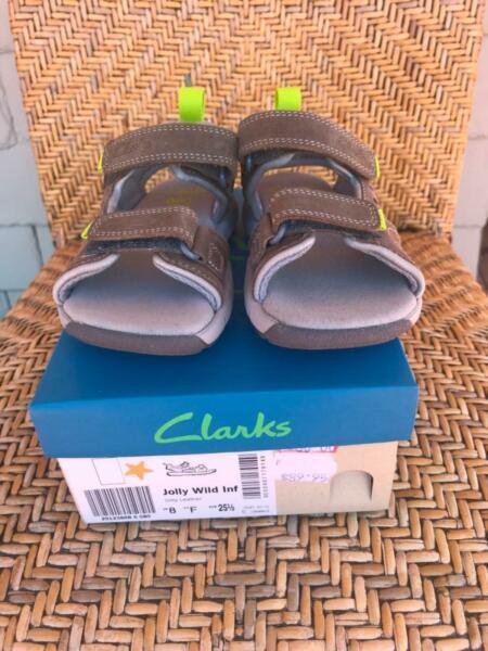 Clarks size UK 8 fit F boys sandals shoes