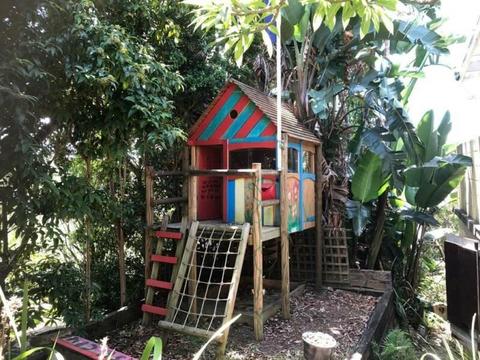 Cubby House for kids, 2 Story with windows sand pit underneath
