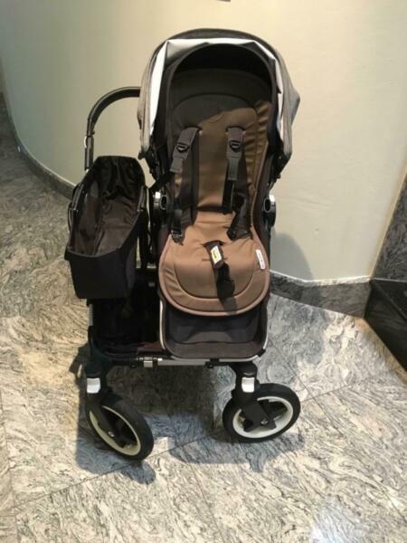 Bugaboo Donkey Duo purchased 2017 w/ almost new donkey 2 seats