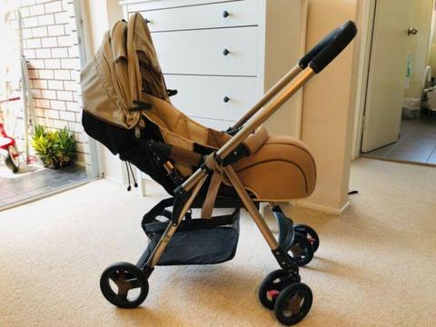 CombiUrban pram/stroller with cover; footmuff in excellent condit