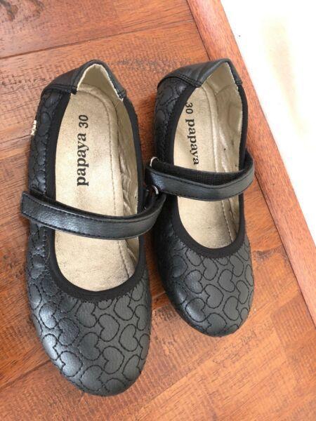 Papaya girls shoes - size 30