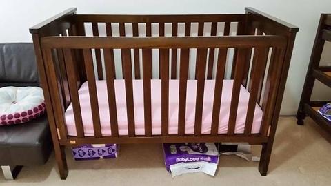 Kingparrot Baby Cot Boori made Exclude Mattress RRP$600 Dundas