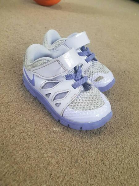 Toddler firls nike joggers size 6