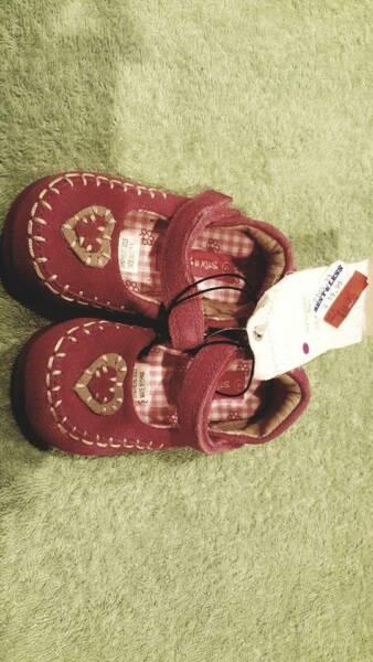 BRAND NEW TODDLER SHOES SIZE 4