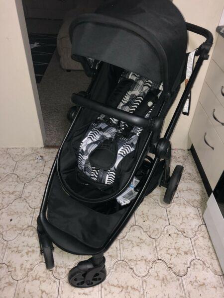 Vouge new born and toddler pram