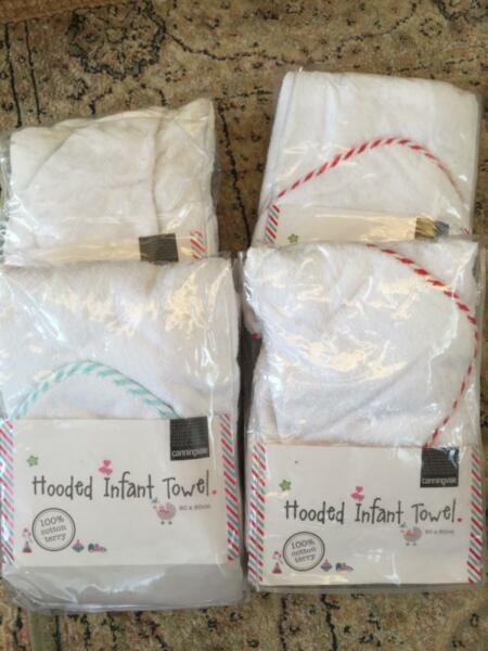 4x Canning Vale hooded towels 2 embroidered towels