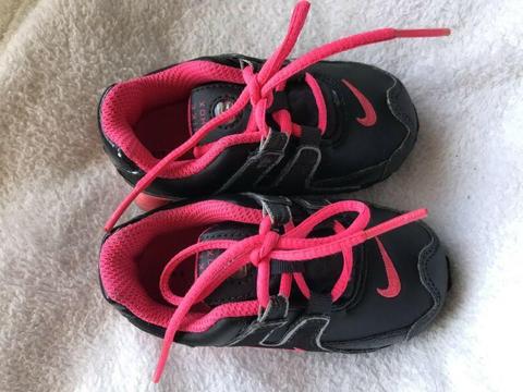 Baby Nike Shox Size5C