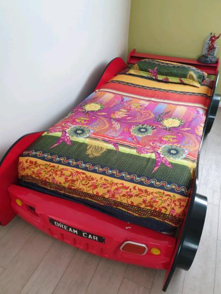Super cool car bed in good condition