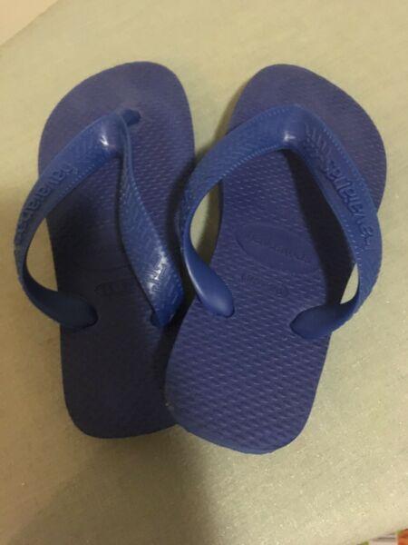Havaianas (pre loved slippers) used twice