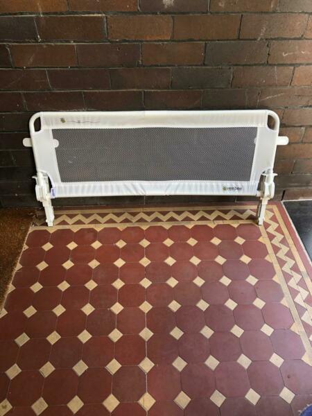 Vee Bee Childs bed safety rail - good condition