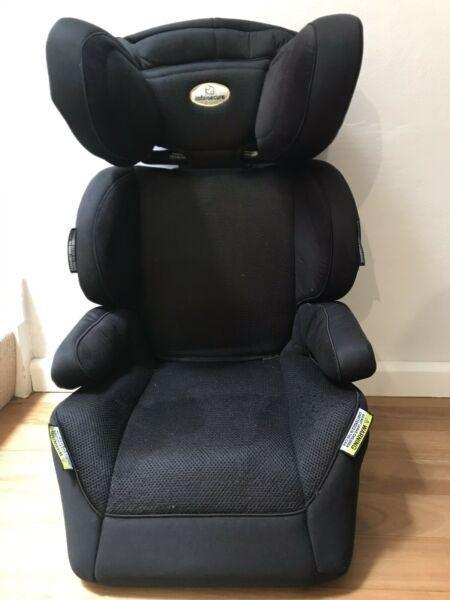 Infasecure foldable model CS5410 booster seat-Great condition