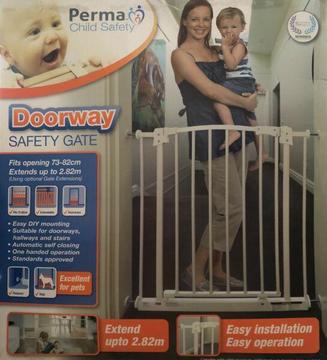 Perma Doorway Safety Gate (Extensions Included)