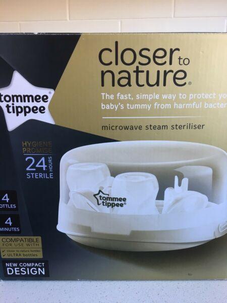 Tommee Tippee Closer to Nature Microwave steam steriliser