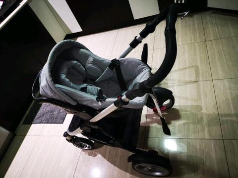 Steelcraft baby capsule, base and strider compact frame