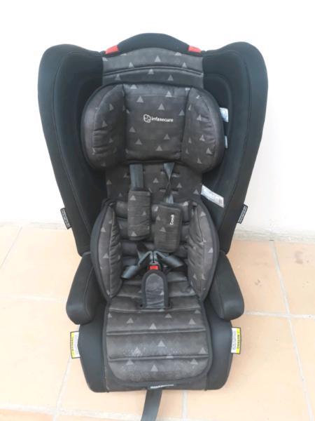 Infasecure CS7110 child car seat 6 months to 8 years