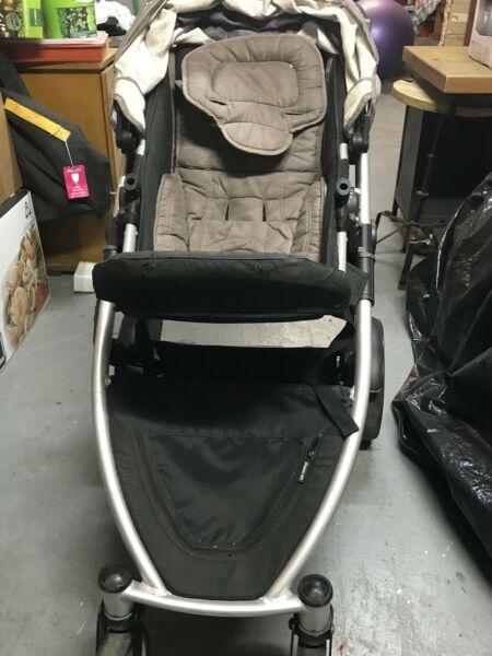 Strider compact with bassinet