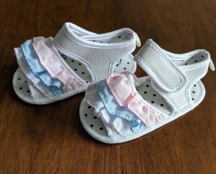 White ruffle frills pink baby girl first walker shoes sandals sz3