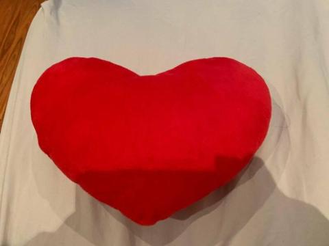 100% Brand New Heart Shape Soft Plush Toy