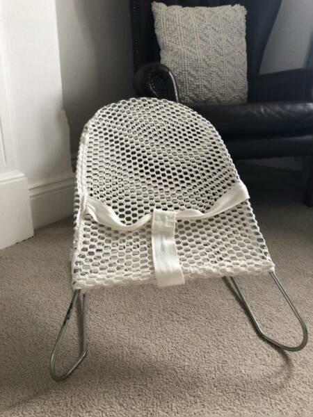 Baby Bounce mesh bouncinette - white