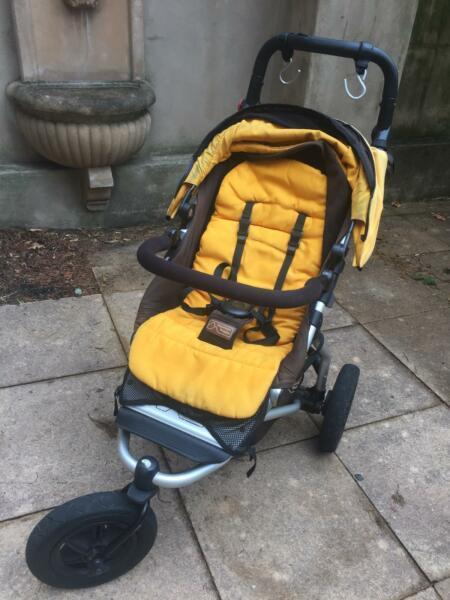 Mountain Buggy Swift 2015 - Gold with extras