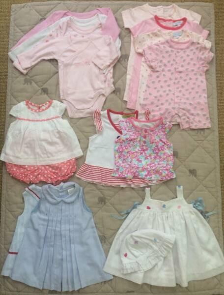 Baby girl clothes bundle size 000 (1-3 months)
