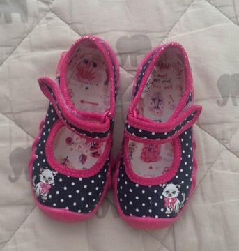 Toddler girl shoes size 21 (AUS 5.5) worn once