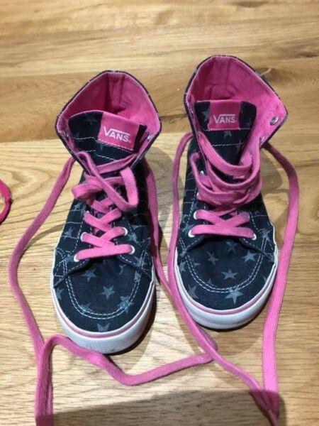 Vans Girls Boots Size 3. barely used