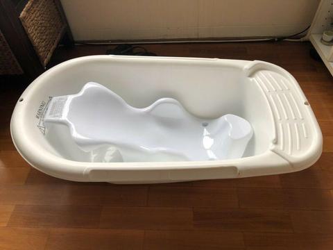 Baby bath tub and seat