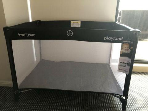 Playcot (almost new)