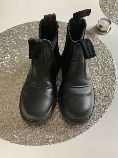 Grosby black leather shoes