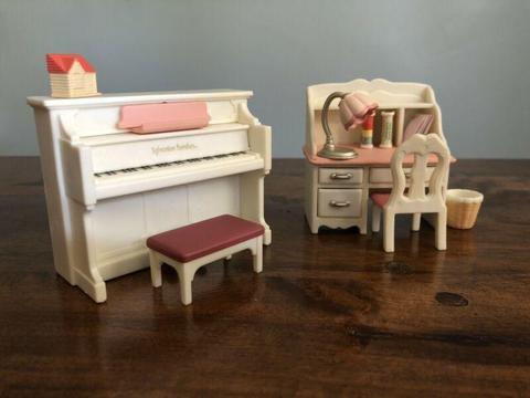 Sylvanian Families - Piano & Desk Set