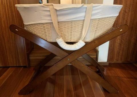Natures Purest moses basket and stand bassinet