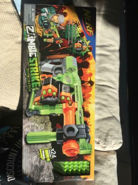 NERF ( gun) zombie strike doominator