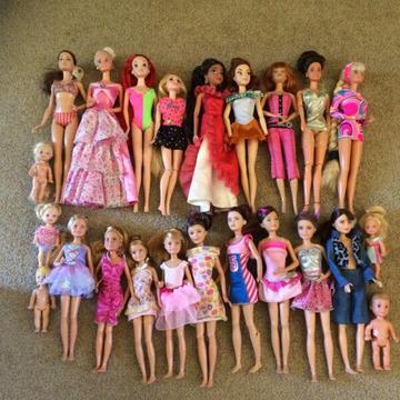 HUGE Bulk of Barbie and Disney Dolls!