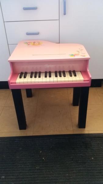kids barbie piano