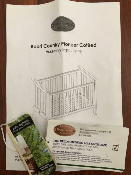 Boori Country Collection Cot & Change Table