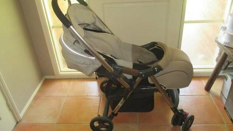 Combi Urban Walker Prestige Pram