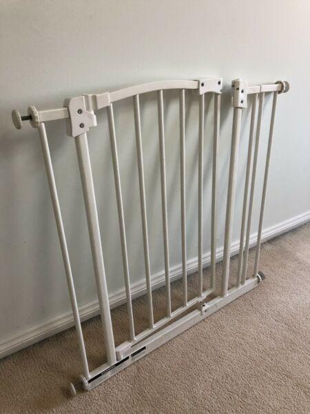 RRP $100 kids safety gate with extension