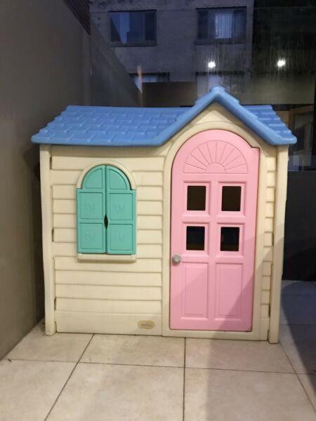 Little Tikes - Cubby House - Excellent cond