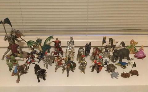 30 Schleich, McFarlane toys figurines dragon, knights, horses, animal